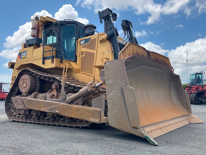 Yellow 2013 Caterpillar D9T via auction.