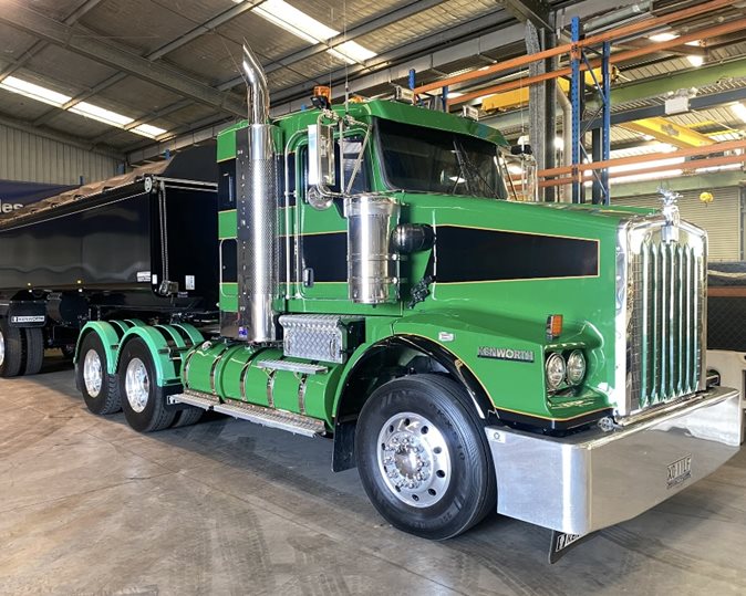 View 2018 Kenworth T659 via auction.