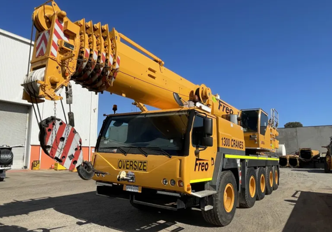 View a 2006 Liebherr LTM 1095-5.1 available via auction.