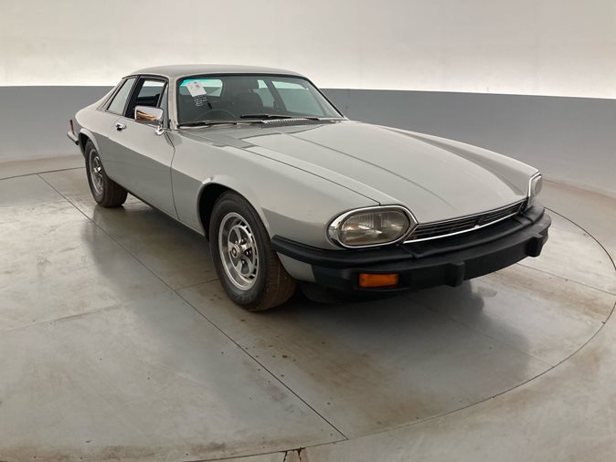 View 1977 Jaguar XJS via auction.