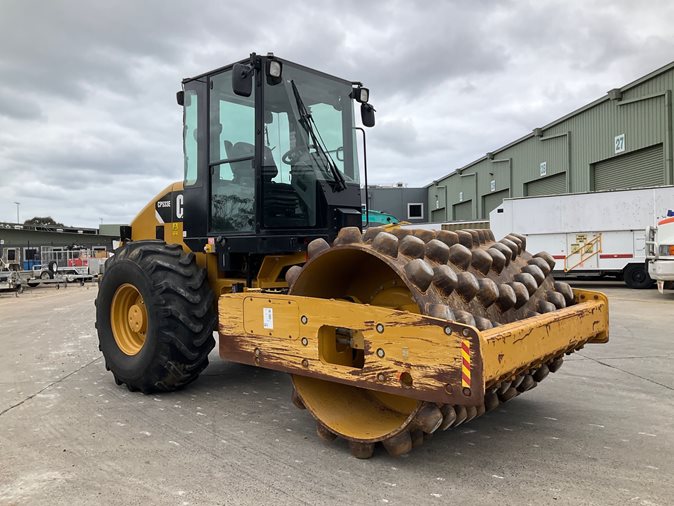 View 2018 Caterpillar CP533E via auction.