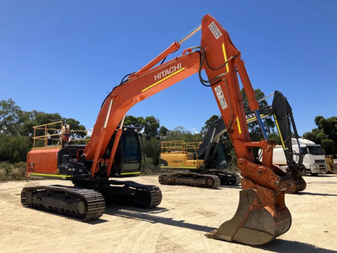 2018 Hitachi ZX260LC-5B