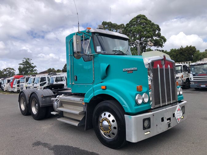 View 2015 Kenworth T409SAR via auction.