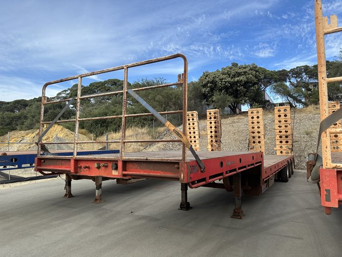 View 2021 Freighttrans Tri Axle Drop Deck via auction