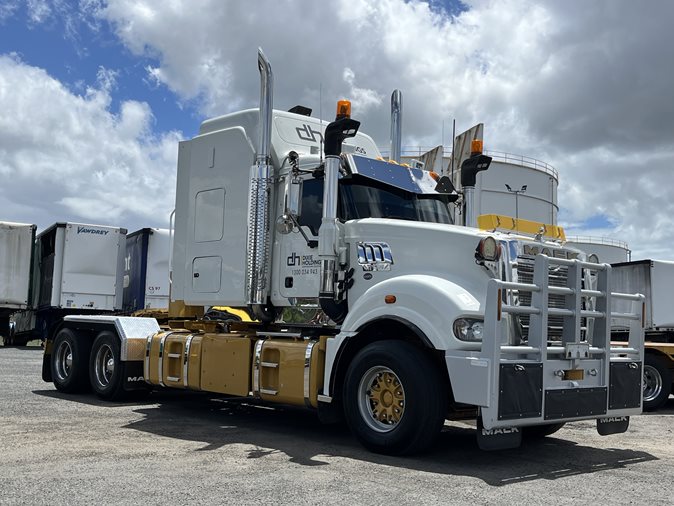 View 2012 Mack CXXT Titan via auction.