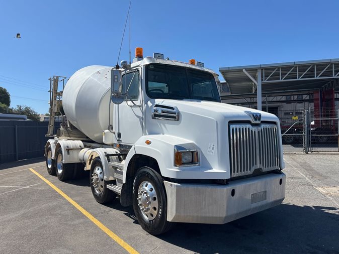 View 2019 Western Star 4700 Series via auction.