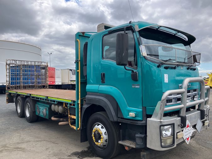 View 2013 Isuzu FH via auction.