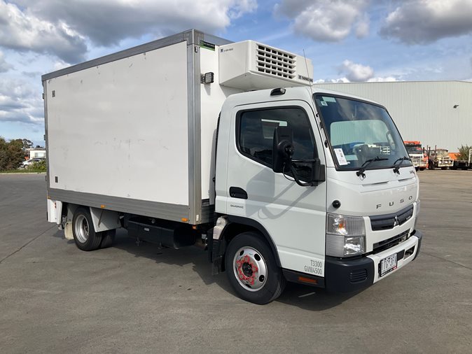 View 2021 Mitsubishi Fuso Canter 515 available via auction.