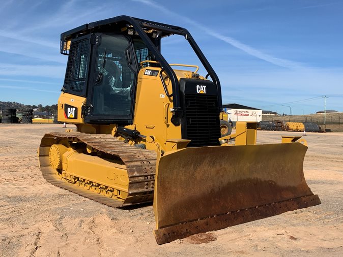 View a range of earthmoving equipment and trucks available via auction.