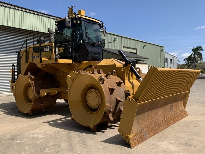 View yellow 2016 Caterpillar 826K wheeled compactor available via auction.