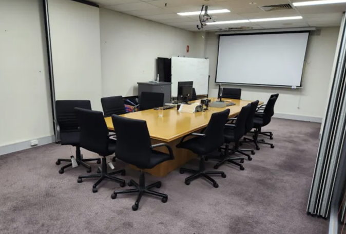 View office furniture available via auction.
