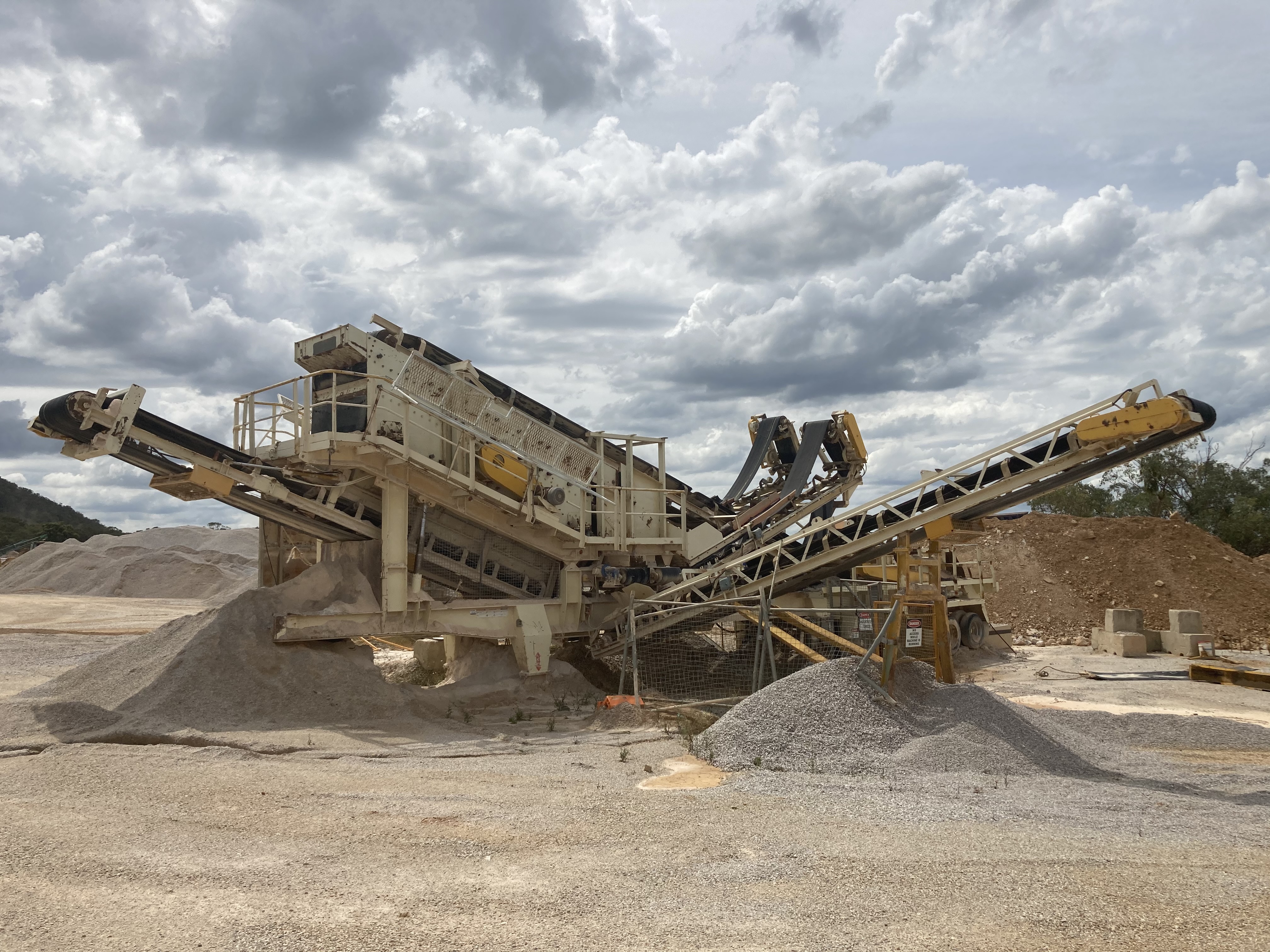 Major Construction & Quarry  Equipment Auction