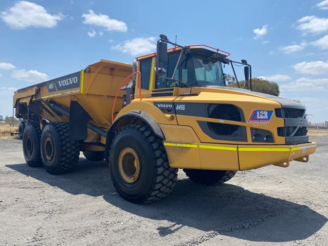 Yellow 2017 Articulated Dump Truck via auction.