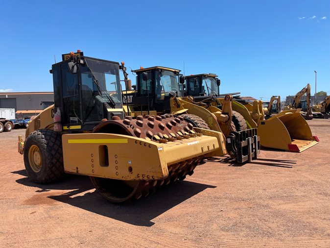 View a range of crushing & screening equipment, dump trucks, wheel loaders, graders, excavators, rollers, trucks, side tippers, camp buildings and much more available via auction.