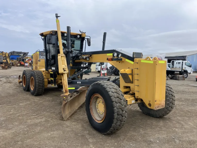 2015 John Deere 772GP